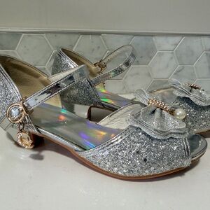 Sparkly Silver Girls Dress Shoes